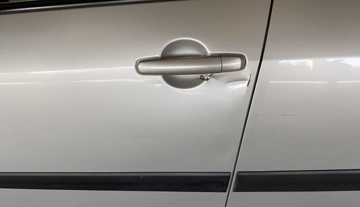 2016 Maruti Swift Dzire VXI, CNG, Manual, 75,613 km, Front passenger door - Slightly dented
