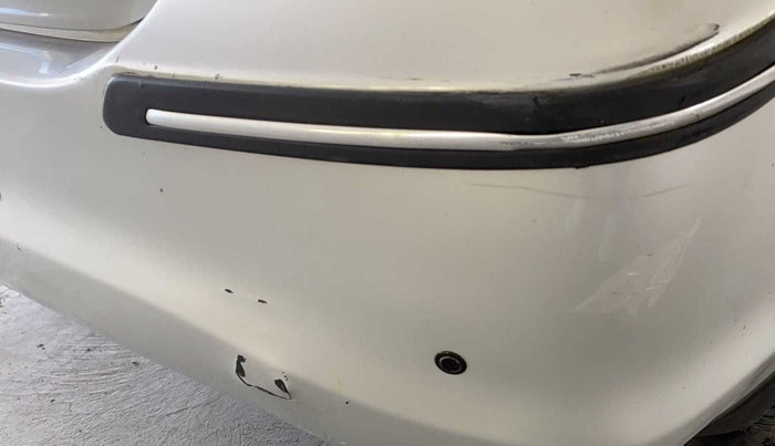 2016 Maruti Swift Dzire VXI, CNG, Manual, 75,613 km, Rear bumper - Minor scratches