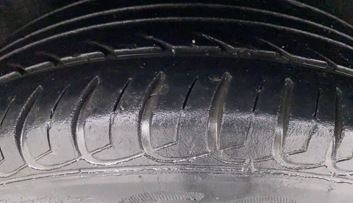 2017 Ford Ecosport 1.5 TREND TI VCT, CNG, Manual, 40,566 km, Right Rear Tyre Tread