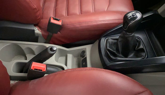 2017 Ford Ecosport 1.5 TREND TI VCT, CNG, Manual, 40,566 km, Gear Lever