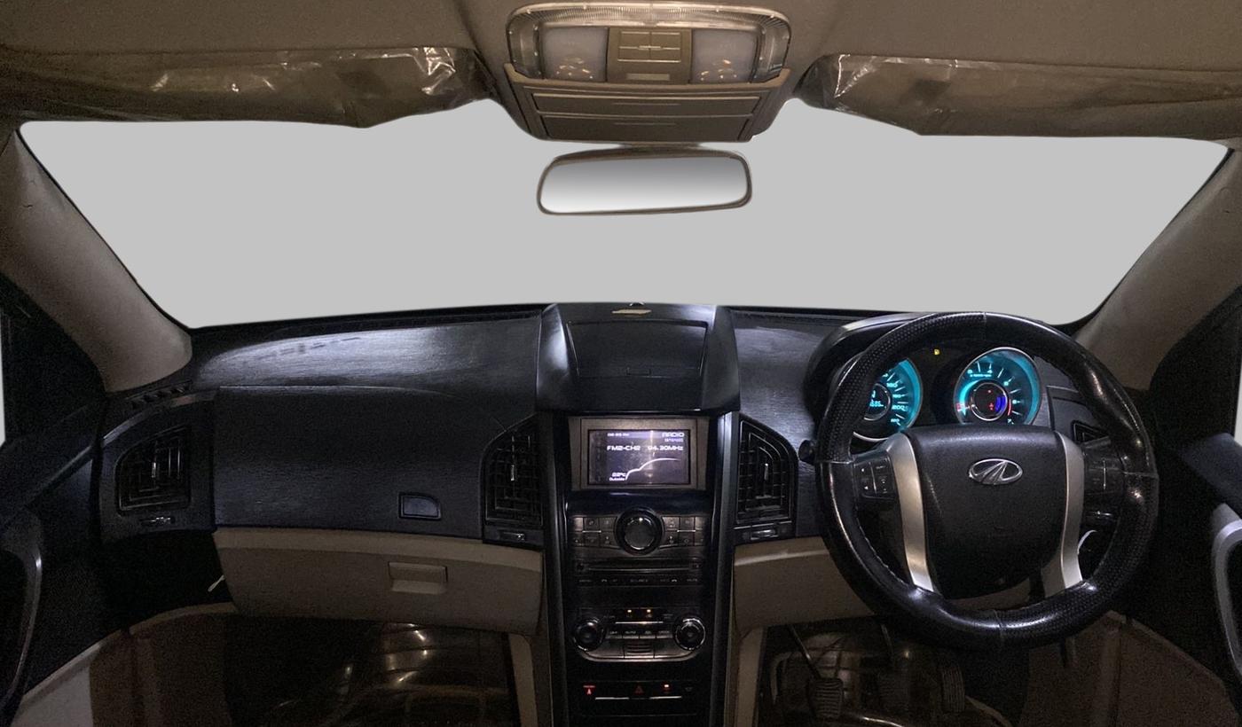 2015 Mahindra XUV500 W6, Diesel, Manual, 97,702 km, Dashboard