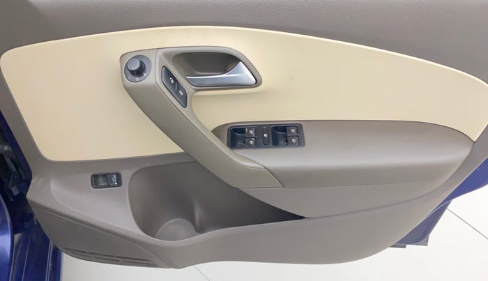 2013 Volkswagen Vento HIGHLINE DIESEL 1.6, Diesel, Manual, 95,631 km, Driver Side Door Panels Control