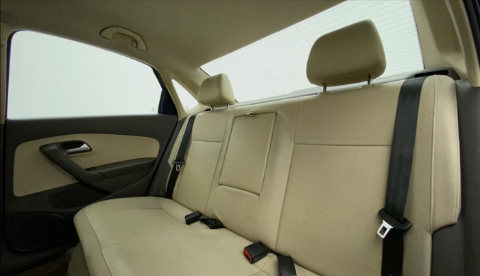 2013 Volkswagen Vento HIGHLINE DIESEL 1.6, Diesel, Manual, 95,631 km, Right Side Rear Door Cabin