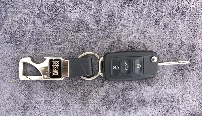 2013 Volkswagen Vento HIGHLINE DIESEL 1.6, Diesel, Manual, 95,631 km, Key Close Up