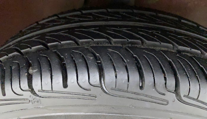 2014 Maruti Alto K10 VXI, Petrol, Manual, 88,918 km, Right Front Tyre Tread