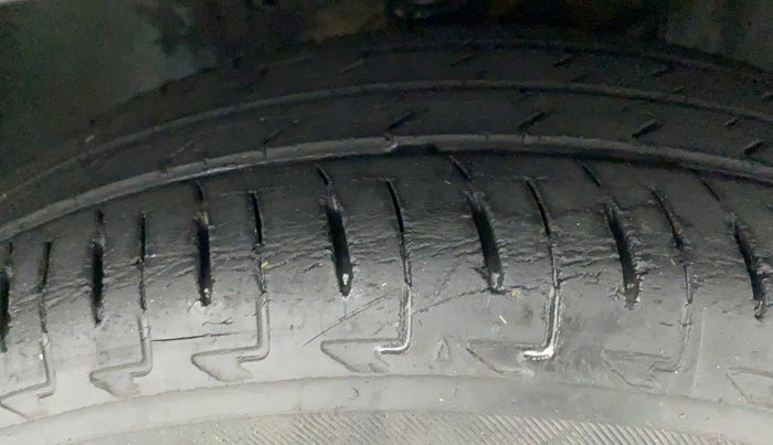2017 Maruti IGNIS ALPHA 1.2, CNG, Manual, 24,738 km, Right Front Tyre Tread