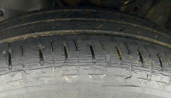 2017 Maruti IGNIS ALPHA 1.2, CNG, Manual, 24,738 km, Left Front Tyre Tread
