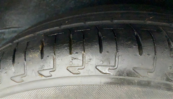 2017 Maruti IGNIS ALPHA 1.2, CNG, Manual, 24,738 km, Left Rear Tyre Tread