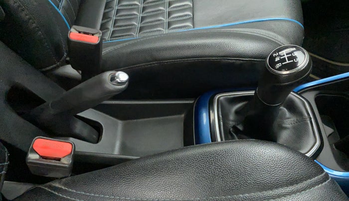 2017 Maruti IGNIS ALPHA 1.2, CNG, Manual, 24,738 km, Gear Lever