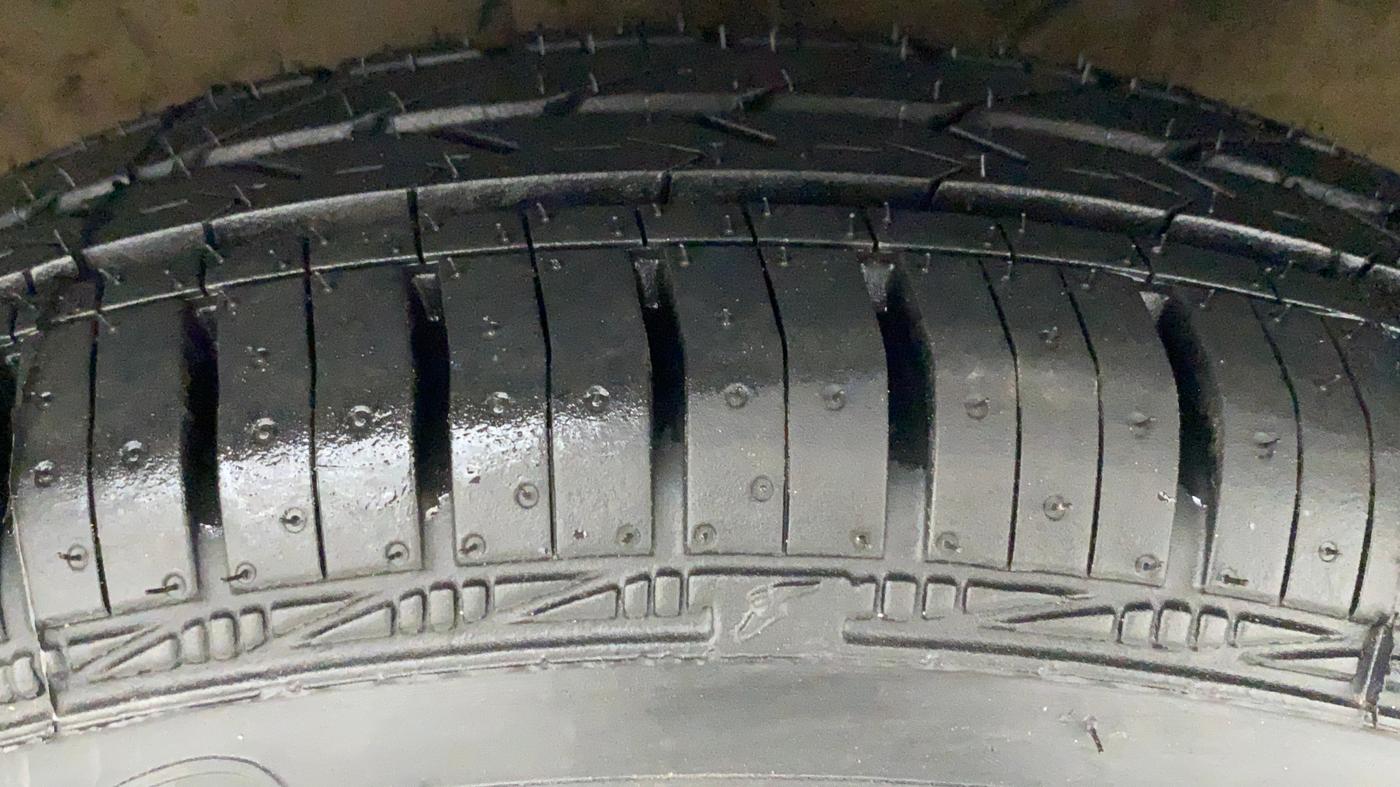 2020 Maruti Dzire VXI, Petrol, Manual, 36,460 km, Right Front Tyre Tread