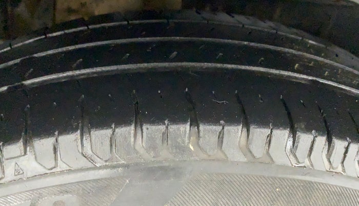 2020 Maruti Dzire VXI, Petrol, Manual, 36,460 km, Right Rear Tyre Tread