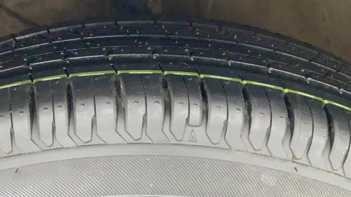 2020 Maruti Dzire VXI, Petrol, Manual, 36,460 km, Left Front Tyre Tread