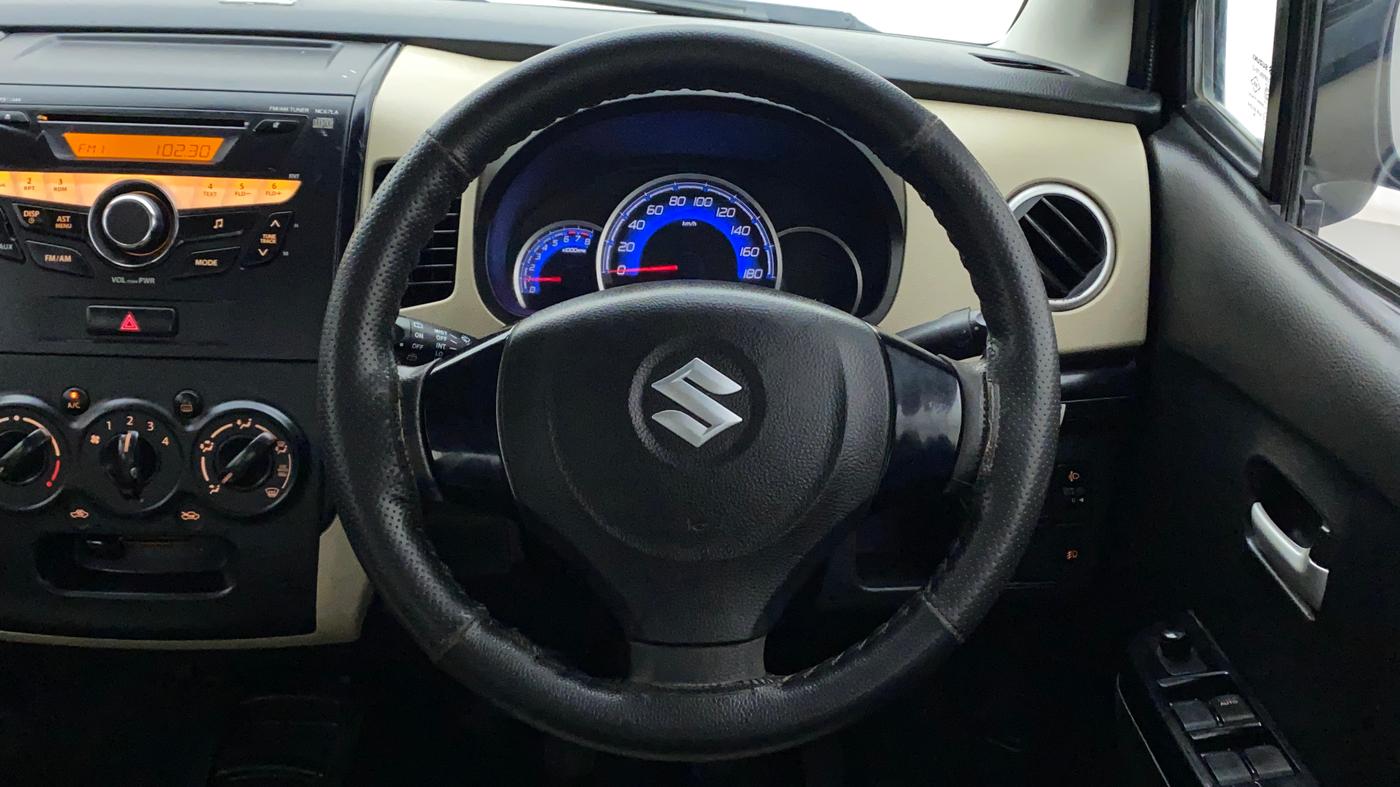 2018 Maruti Wagon R 1.0 VXI, Petrol, Manual, 73,529 km, Steering Wheel Close Up