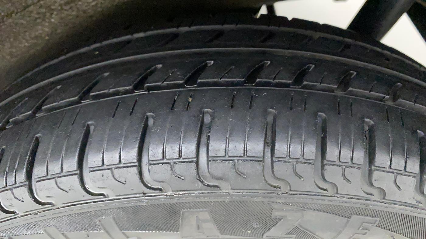 2018 Maruti Wagon R 1.0 VXI, Petrol, Manual, 73,529 km, Left Rear Tyre Tread