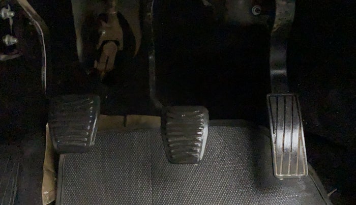 2018 Mahindra KUV 100 NXT K2 6 STR, Petrol, Manual, 51,108 km, Pedals