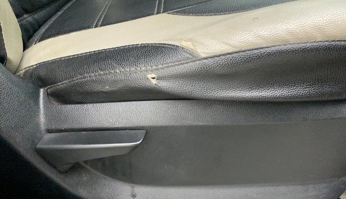 2018 Mahindra KUV 100 NXT K2 6 STR, Petrol, Manual, 51,108 km, Driver Side Adjustment Panel