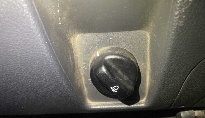 2015 Renault Duster 85 PS RXL, Diesel, Manual, 97,735 km, Dashboard - Headlight height adjustment not working