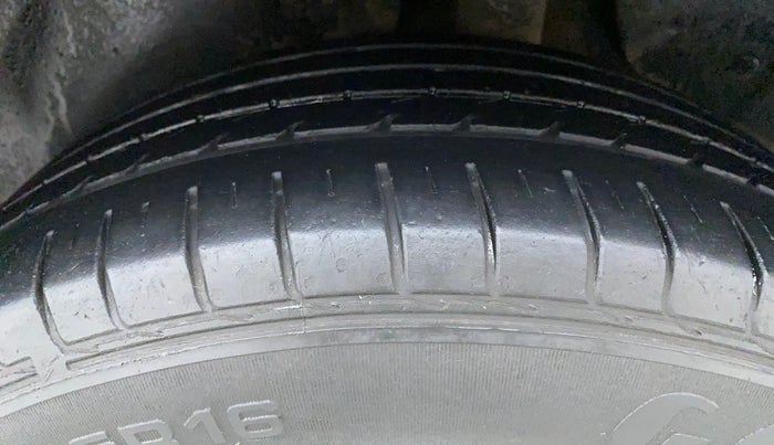 2016 Hyundai Creta S 1.6 PETROL, Petrol, Manual, 50,809 km, Left Rear Tyre Tread