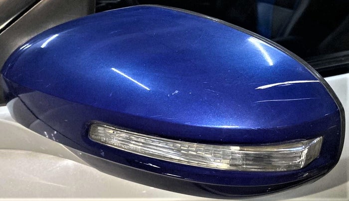 2014 Maruti Swift VDI, Diesel, Manual, 78,352 km, Left rear-view mirror - Indicator light has minor damage