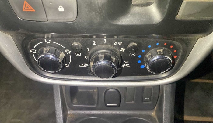 2016 Renault Duster RXL 85PS EXPLORE, Diesel, Manual, 54,599 km, AC Unit - Directional switch has minor damage