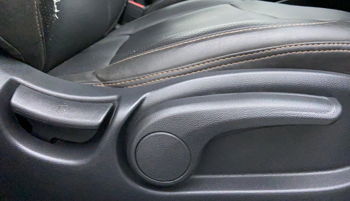 2018 Hyundai i20 Active 1.4 SX, Diesel, Manual, 22,277 km, Driver Side Adjustment Panel