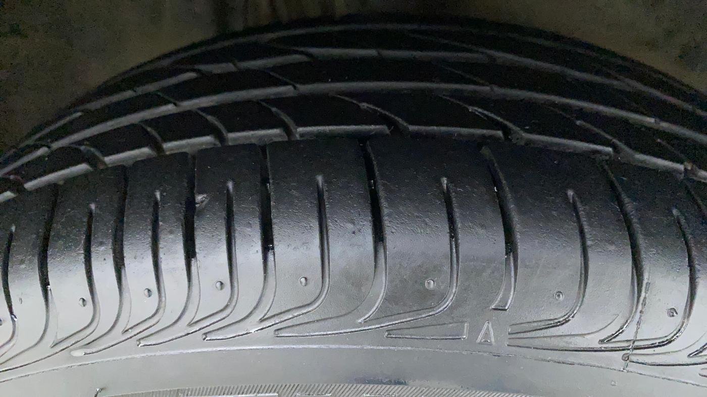 2021 Toyota YARIS J MT, Petrol, Manual, 9,783 km, Right Front Tyre Tread