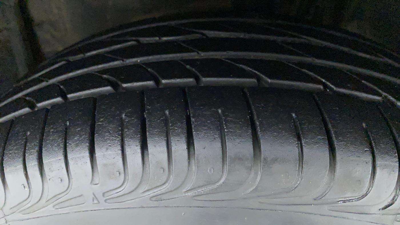 2021 Toyota YARIS J MT, Petrol, Manual, 9,783 km, Left Front Tyre Tread