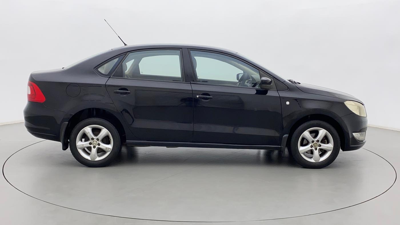 2012 Skoda Rapid ELEGANCE 1.6 MPI MT, Petrol, Manual, 86,695 km, Right Side View