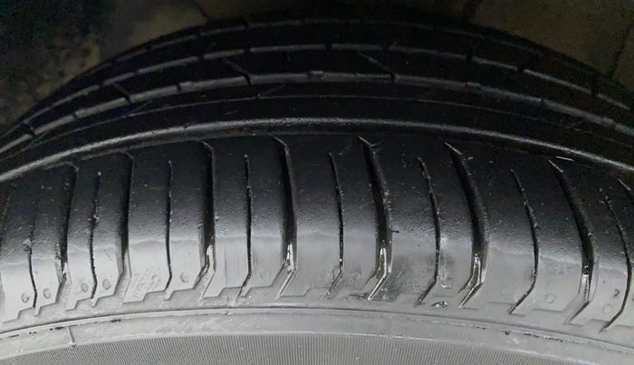 2022 Hyundai NEW I20 N LINE N8 1.0 TURBO GDI DCT DUAL TONE, Petrol, Automatic, 6,840 km, Left Front Tyre Tread