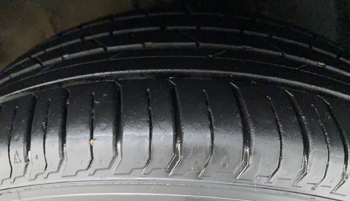 2022 Hyundai NEW I20 N LINE N8 1.0 TURBO GDI DCT DUAL TONE, Petrol, Automatic, 6,840 km, Right Front Tyre Tread