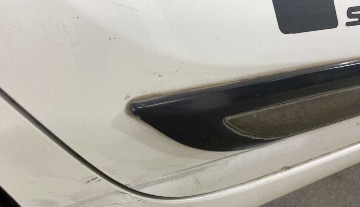 2018 Maruti Swift VXI AMT, Petrol, Automatic, 51,706 km, Right rear door - Minor scratches