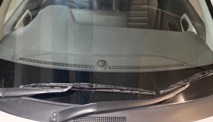 2022 Hyundai GRAND I10 NIOS MAGNA 1.2 KAPPA VTVT CNG, CNG, Manual, 49,694 km, Front windshield - Minor spot on windshield