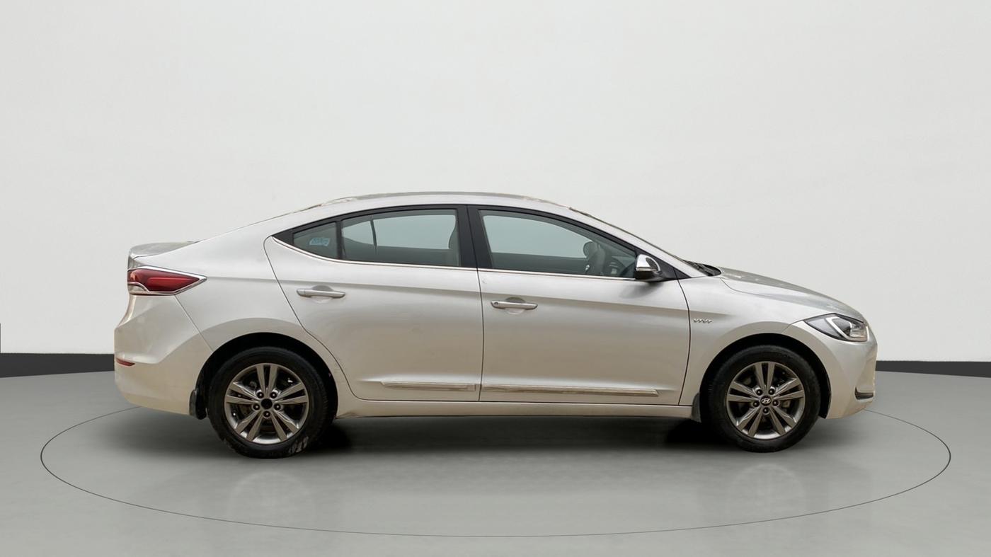2016 Hyundai New Elantra 2.0 SX MT PETROL, Petrol, Manual, 72,615 km, Right Side View