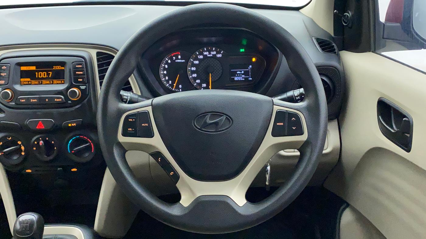 2021 Hyundai NEW SANTRO MAGNA, Petrol, Manual, 18,055 km, Steering Wheel Close Up