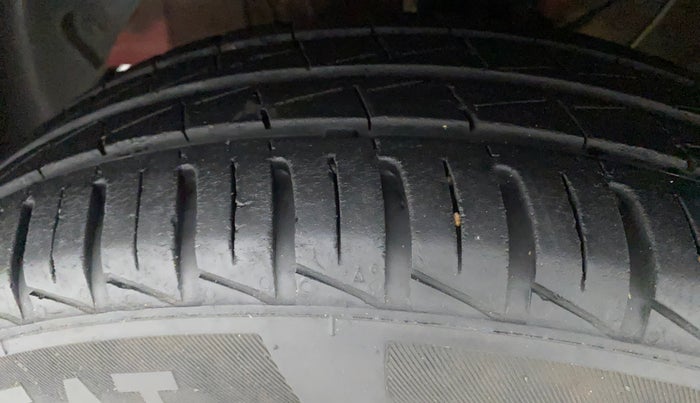 2021 Hyundai NEW SANTRO MAGNA, Petrol, Manual, 18,055 km, Left Front Tyre Tread