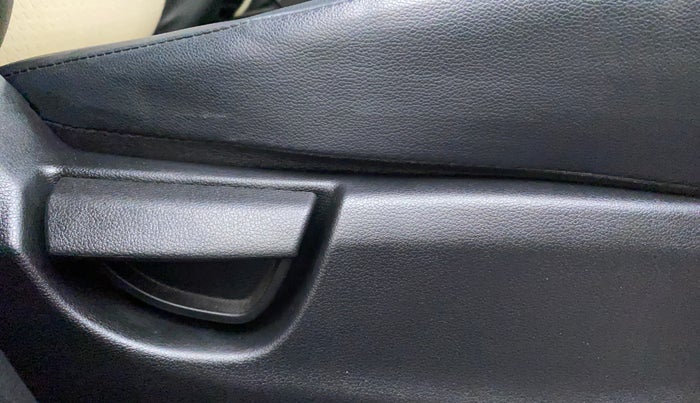 2021 Hyundai NEW SANTRO MAGNA, Petrol, Manual, 18,055 km, Driver Side Adjustment Panel