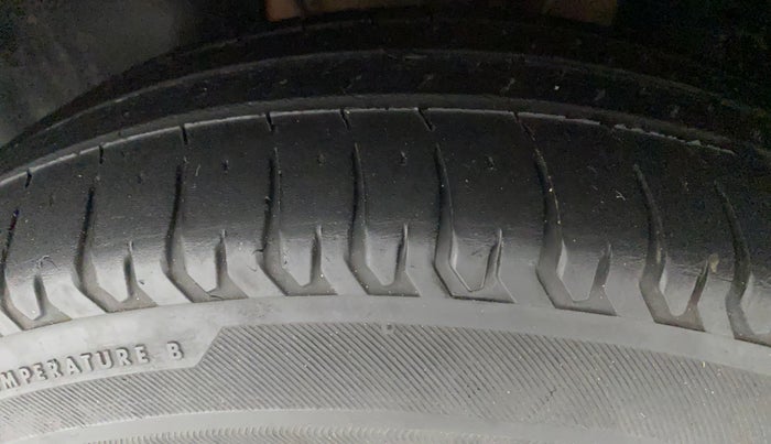 2021 Tata ALTROZ XE PETROL, Petrol, Manual, 39,436 km, Left Front Tyre Tread