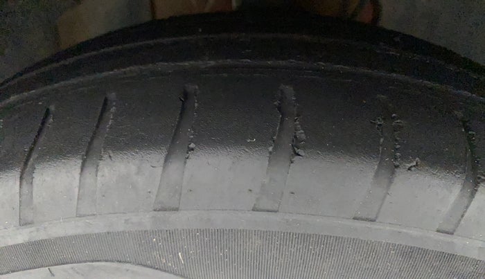 2021 Tata ALTROZ XE PETROL, Petrol, Manual, 39,436 km, Right Front Tyre Tread