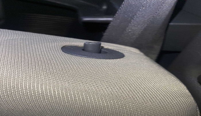 2017 Maruti Alto K10 VXI, Petrol, Manual, 48,220 km, Second-row left seat - Seat adjuster lever broken but working