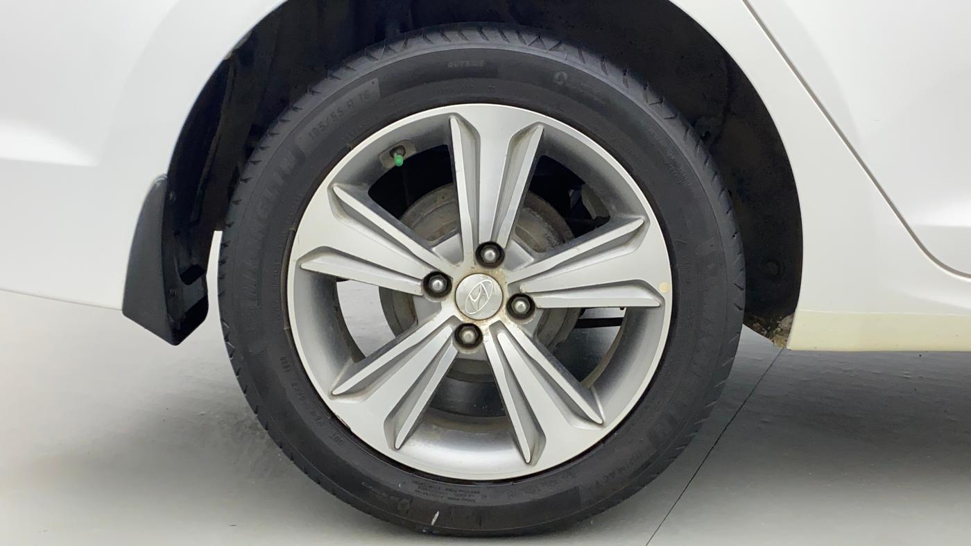 2017 Hyundai Verna 1.6 CRDI SX + AT, Diesel, Automatic, 81,948 km, Right Rear Wheel