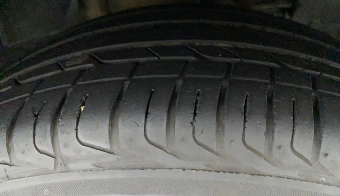 2022 Tata NEXON XZA PLUS (O) PETROL DUAL TONE, Petrol, Automatic, 17,665 km, Right Front Tyre Tread