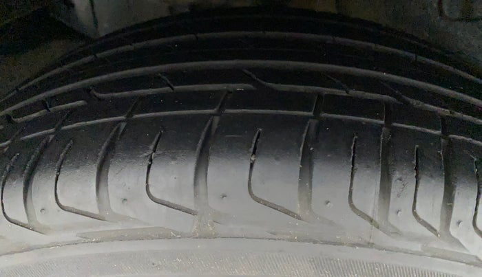 2022 Tata NEXON XZA PLUS (O) PETROL DUAL TONE, Petrol, Automatic, 17,665 km, Right Rear Tyre Tread