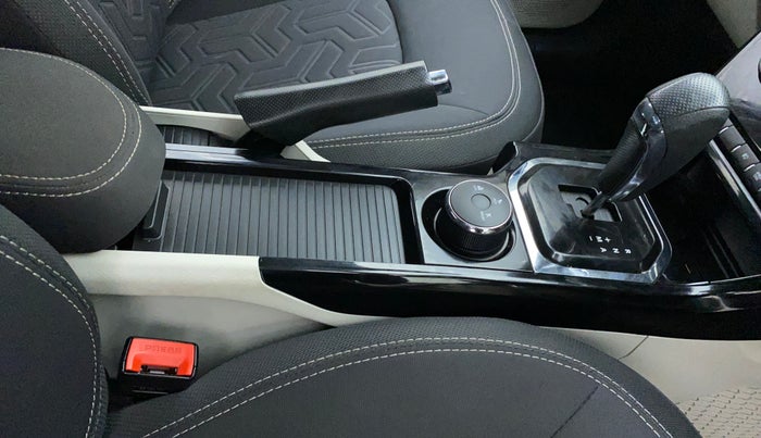 2022 Tata NEXON XZA PLUS (O) PETROL DUAL TONE, Petrol, Automatic, 17,665 km, Gear Lever