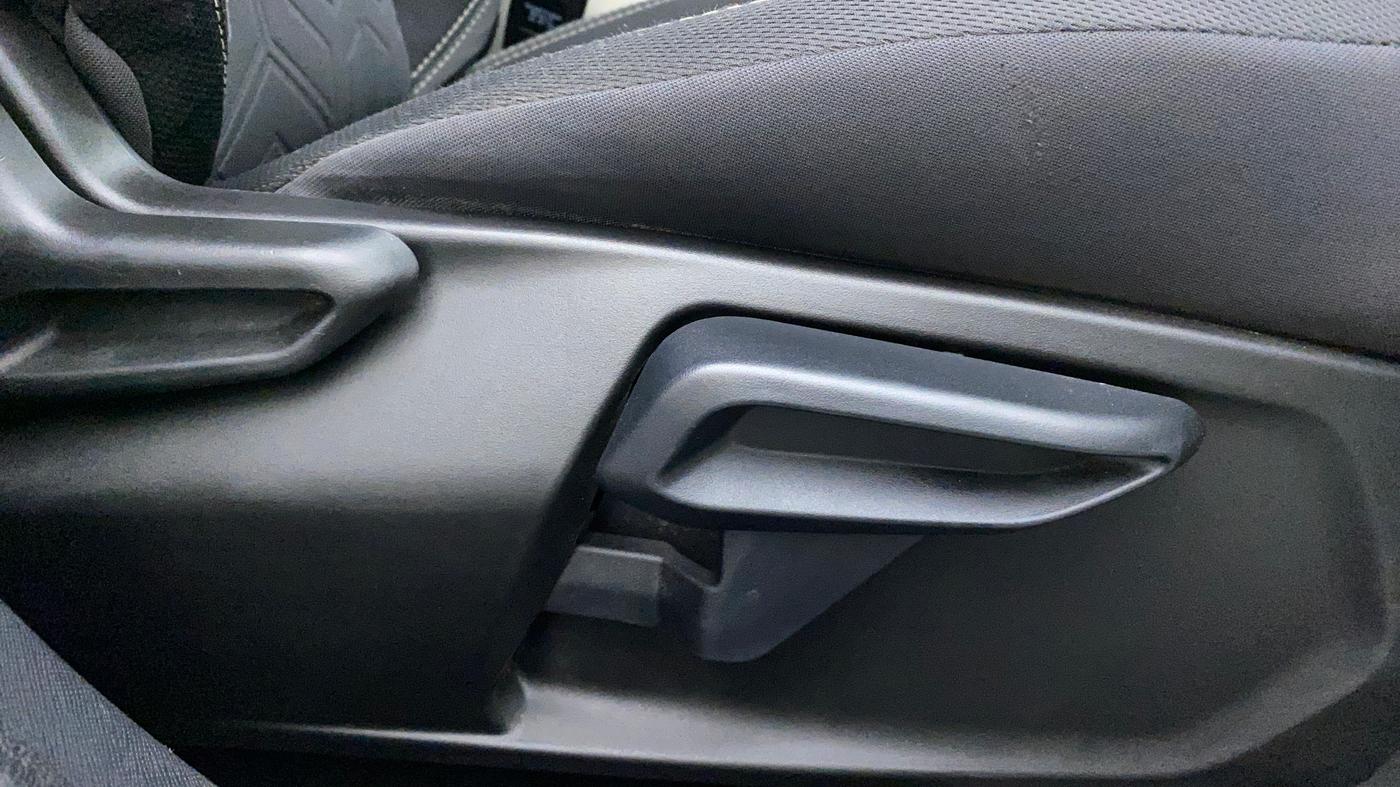 2022 Tata NEXON XZA PLUS (O) PETROL DUAL TONE, Petrol, Automatic, 17,665 km, Driver Side Adjustment Panel