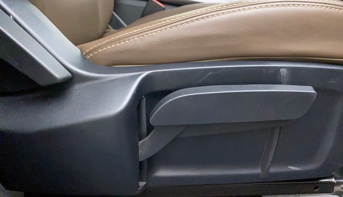 2019 Tata Harrier XZ 2.0L, Diesel, Manual, 22,712 km, Driver Side Adjustment Panel