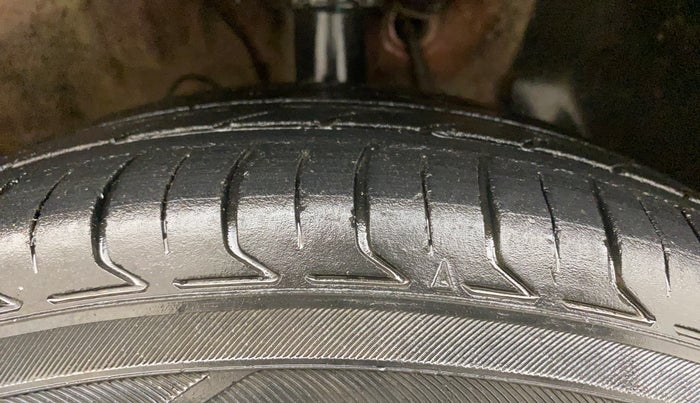 2020 Hyundai VENUE S 1.0 TURBO DCT, Petrol, Automatic, 1,19,717 km, Right Front Tyre Tread