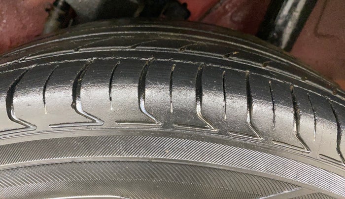 2020 Hyundai VENUE S 1.0 TURBO DCT, Petrol, Automatic, 1,19,717 km, Left Rear Tyre Tread