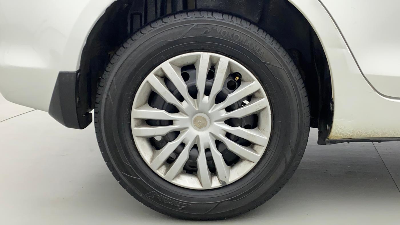 2015 Maruti Swift Dzire VDI, Diesel, Manual, 93,441 km, Right Rear Wheel