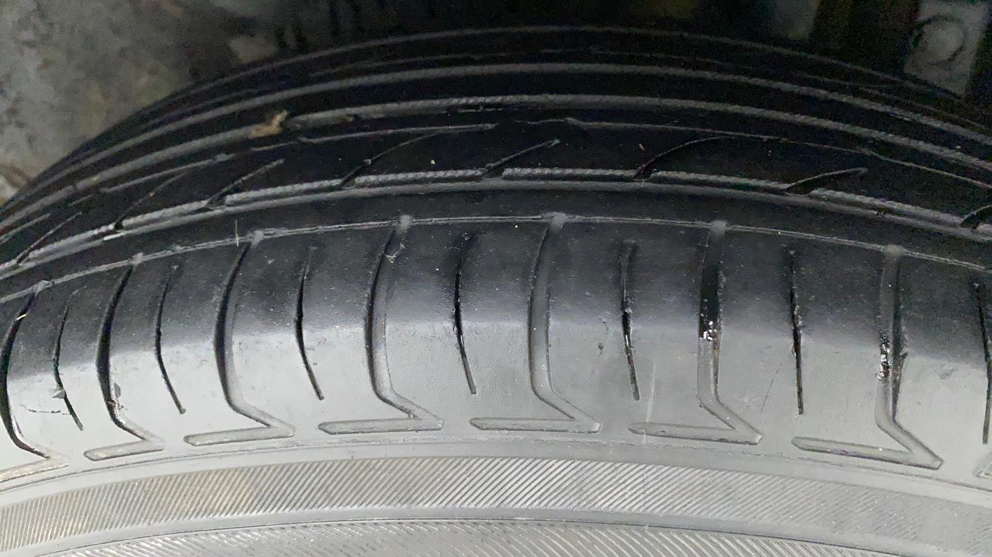 2015 Maruti Swift Dzire VDI, Diesel, Manual, 93,441 km, Left Rear Tyre Tread