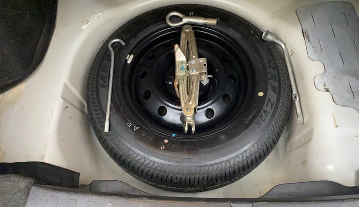 2015 Maruti Swift Dzire VDI, Diesel, Manual, 93,441 km, Spare Tyre
